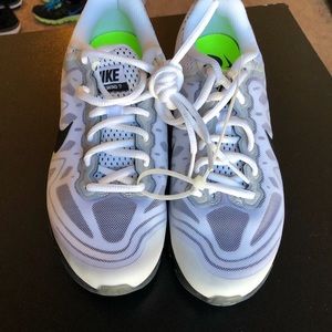 Ike Women’s Running Shoes